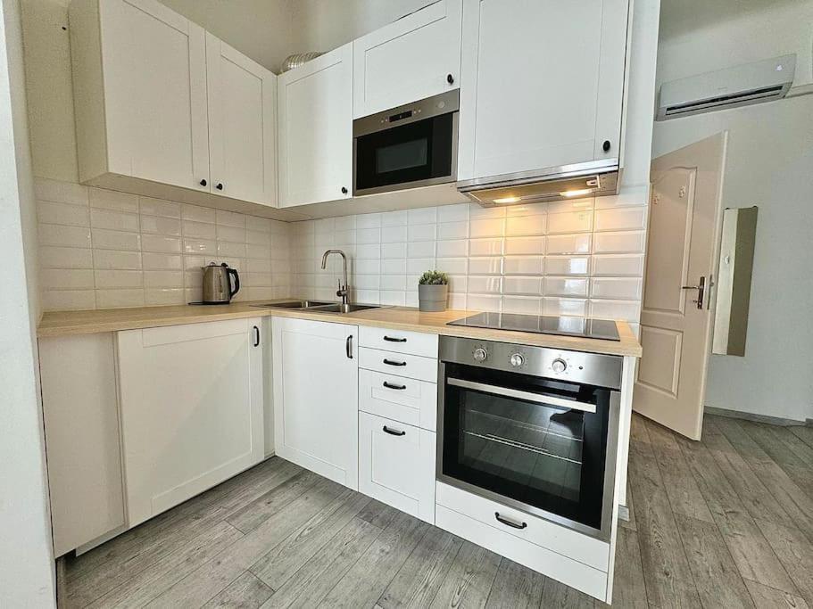 Lujza - Modern Apartamento *